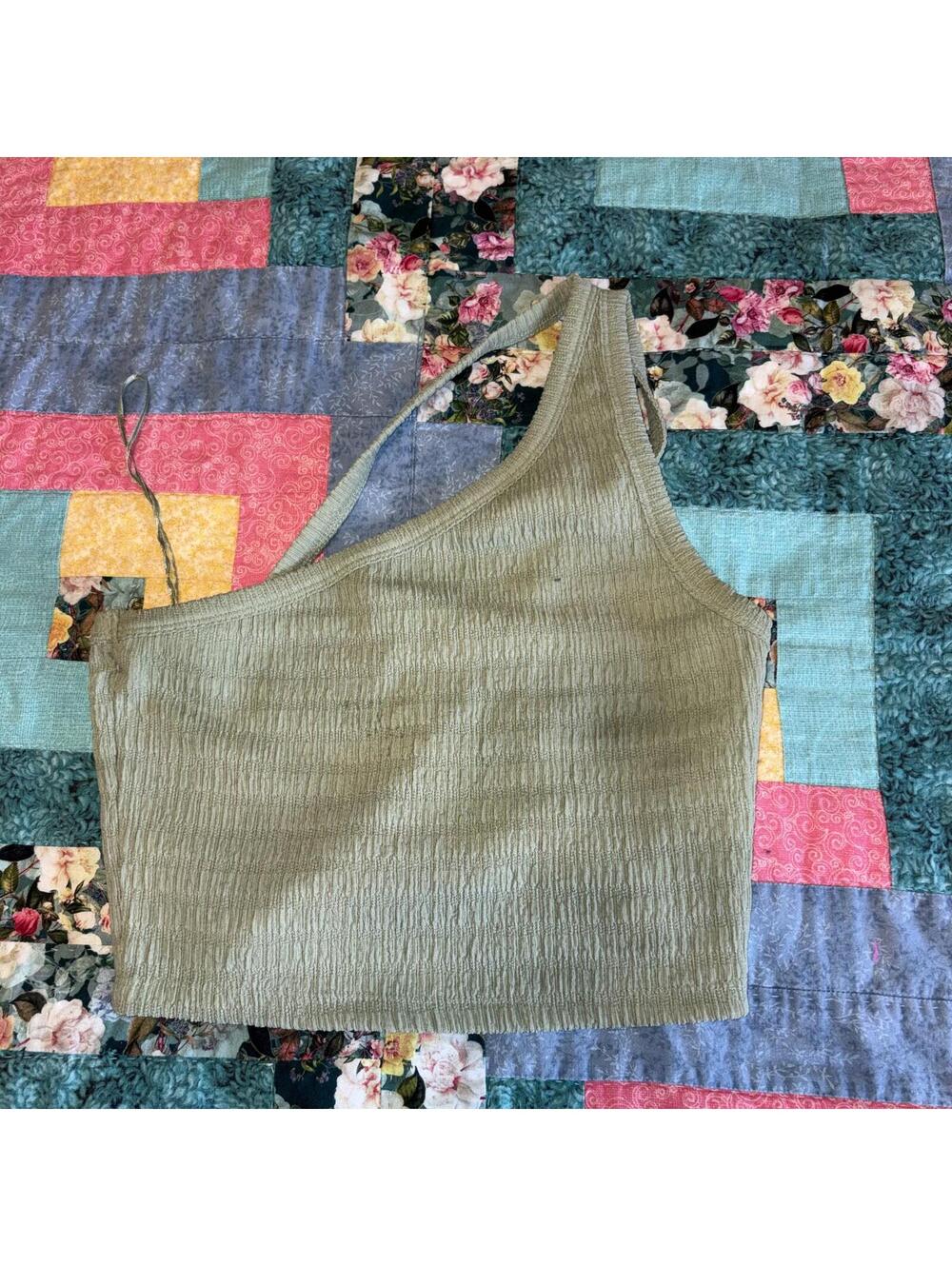 American Eagle Cropped One-Shoulder Olive Green Smocked Crop Top Woman’s Medium - Picture 2 of 7